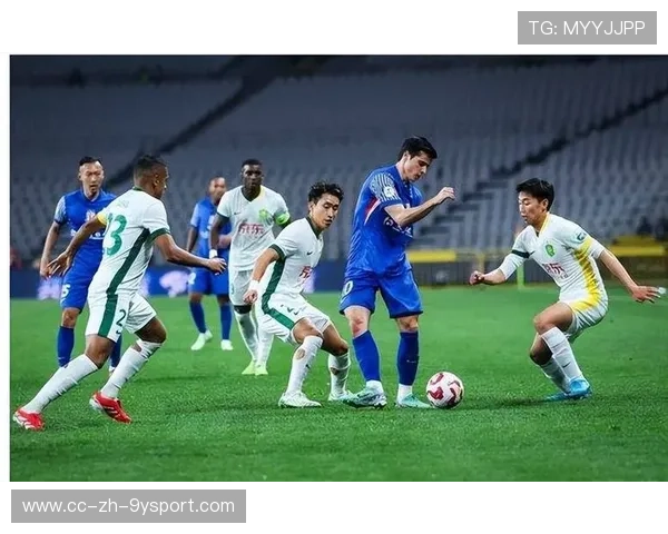 上海申花拉唐边路连续传中，攻守兼备展现精彩